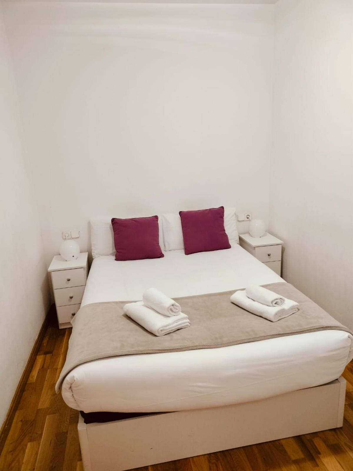 Barcelona Me Enamora Apartment ภายนอก รูปภาพ